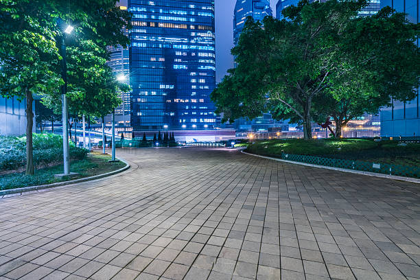 escena nocturna de hong kong - textured urban scene outdoors hong kong fotografías e im�ágenes de stock