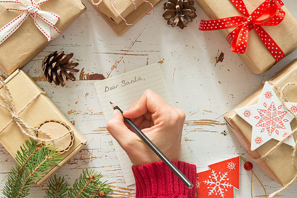 istock Making list of presents on wood background 612646978
