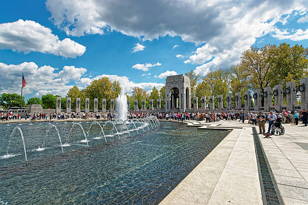 monumento nacional de la segunda guerra mundial en washington dc ee. uu. - veteran world war ii armed forces military fotografías e imágenes de stock