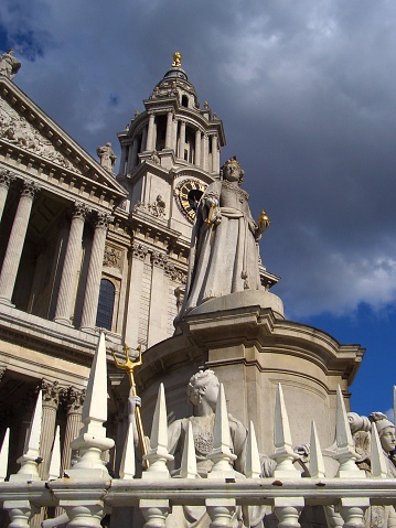 Statue of Queen Anne in front of St. Paul’s Cathedral, London. The cathedral was designed by the famous architect Sir Christopher Wren. 