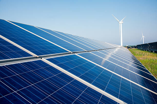energia słoneczna panele i turbin wiatrowych - renewable energy alternative energy fuel and power generation horizontal zdjęcia i obrazy z banku zdjęć