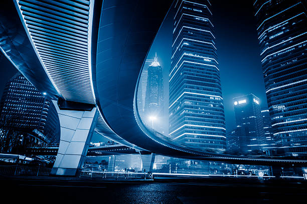 night scene of lujiazui financial district,shanghai,china - urban bridge imagens e fotografias de stock
