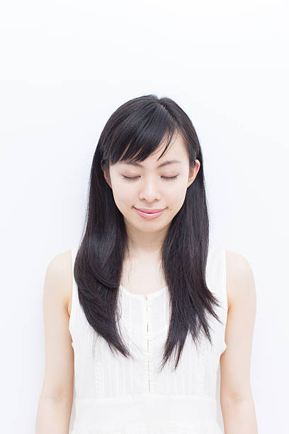 istock Japanese woman in white background 612734452