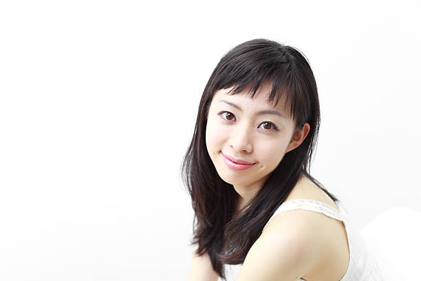 istock Japanese woman in white background 612759600