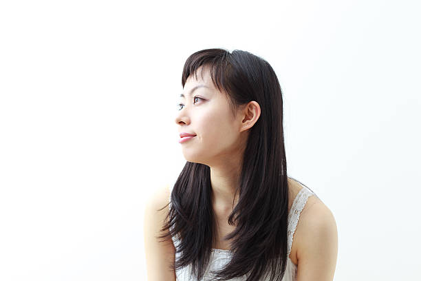 istock Japanese woman in white background 612759698