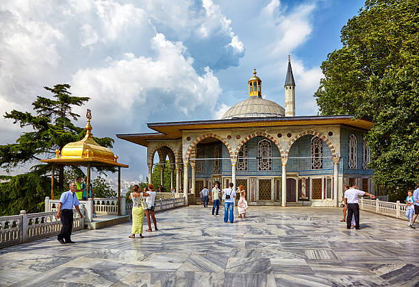 terraza de mármol en el palacio de topkapi, estambul - palacio de topkapi fotografías e imágenes de stock