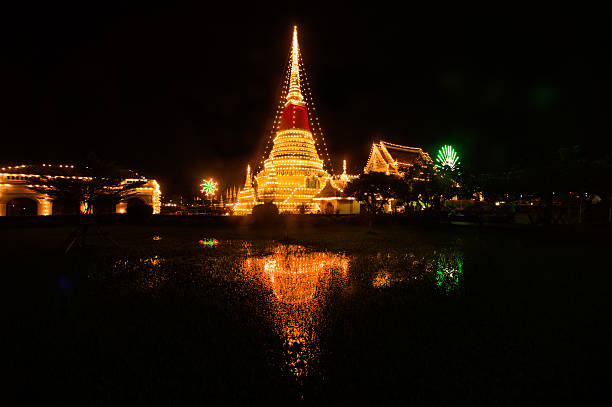 istock Light of Phra Samut Chedi Pagoda in Thailand. 613025010