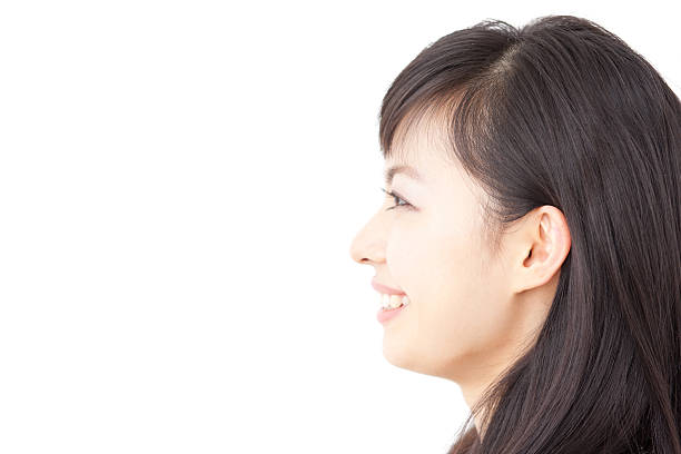 istock Japanese woman in white background 613029098