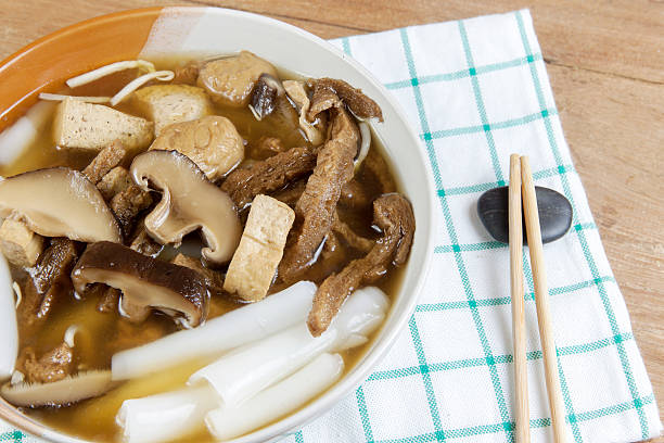 istock Vegetarian chinese roll noodle soup 613050428