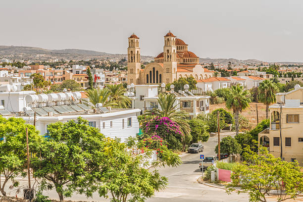 vista de la ciudad de paphos, chipre. - paphos fotografías e imágenes de stock