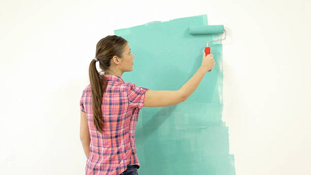 istock Pretty woman painting 613105690