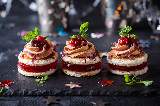 foie gras de arándanos y chutney - jellied cranberries fotos fotografías e imágenes de stock