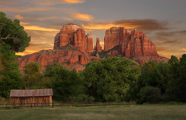 istock Southwest Arizona Red Rock Landscape 613121534