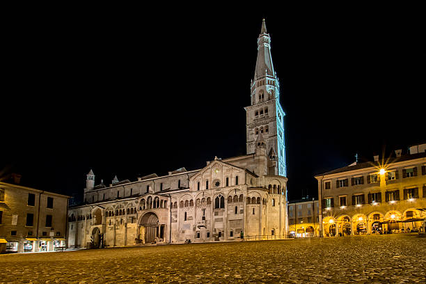 istock Piazza Grande - Modena, Italy 613127262