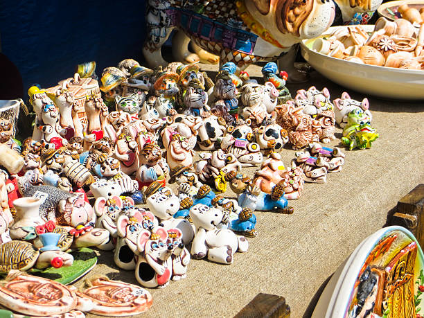 istock Ukrainian souvenirs sailing on a fair 613128522