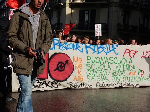 studentenzug - scritte stock-fotos und bilder