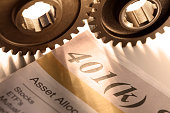 zwei-verriegelungsgetriebe-auf-a-401k-statement.jpg?b=1&s=170x170&k=20&c=cp0u6KLgHFkolIc5RTVLkIq69uoqvIAwCGlLAgaRwhY=