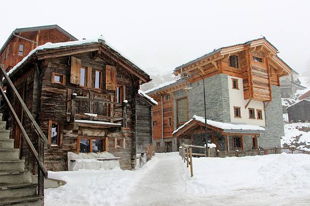istock switzerland - zermatt, old town 613208508