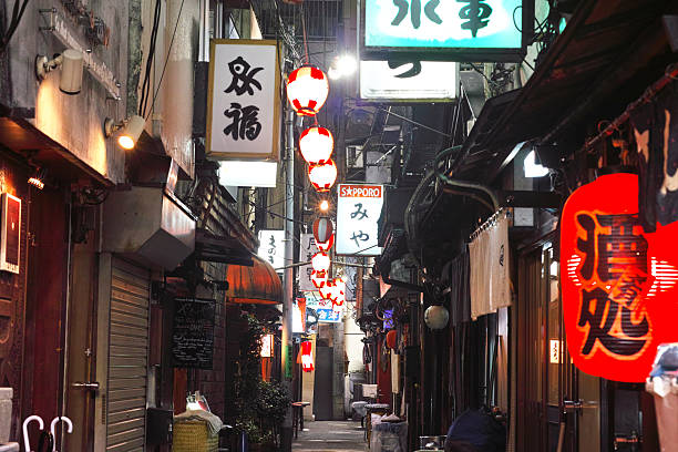 shibuya nonbei alley - tokyo prefecture street night japan stock-fotos und bilder