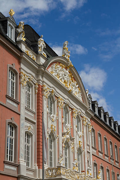 vista do palácio eleitoral de trier. - electoral palace - fotografias e filmes do acervo