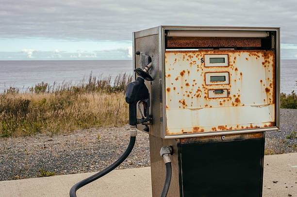 istock Old dirty gas station 613218230
