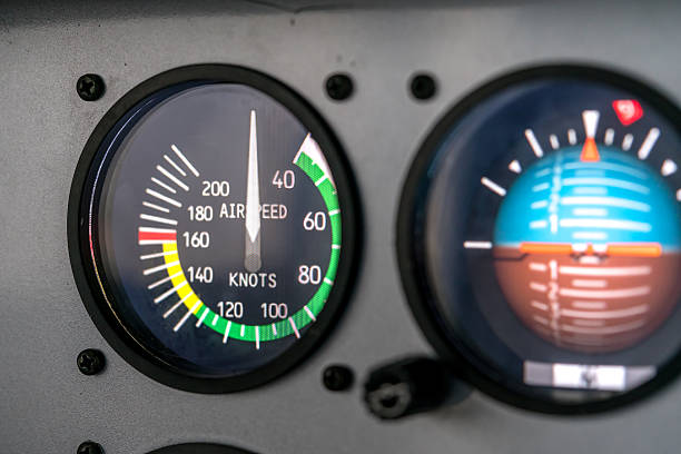 pilotage d'avion  - helicopter cockpit airplane speedometer photos et images de collection