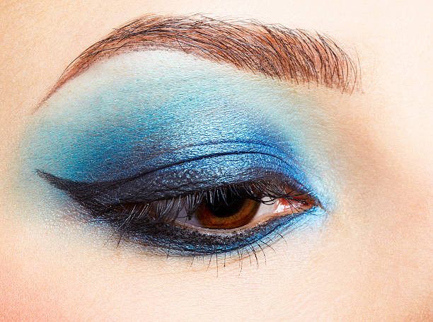 istock girl's eyezone make up 613233614
