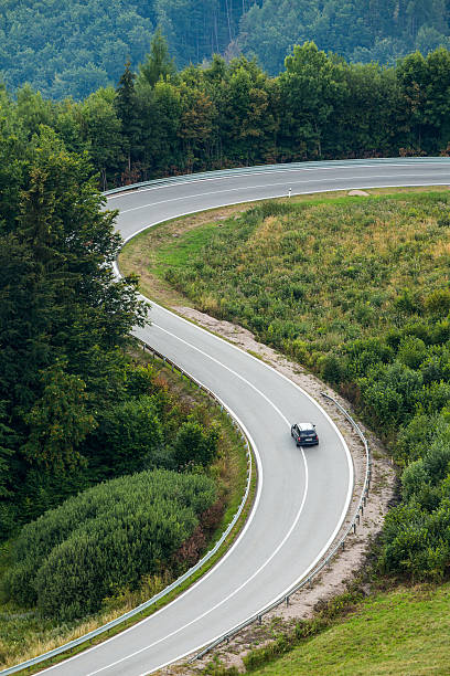 istock Asphalt road in teh mountains 613247058