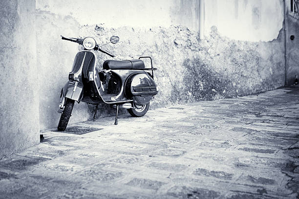 istock Italian street scene 613248006