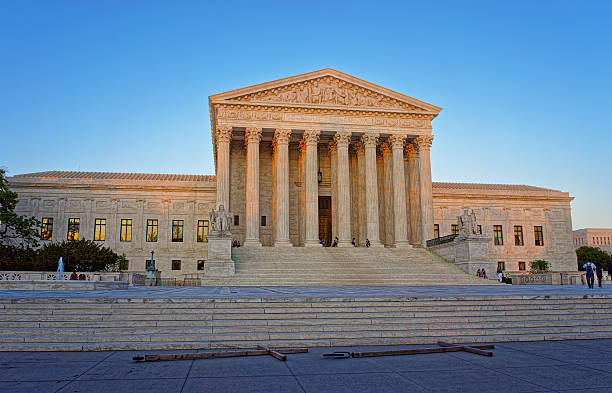 tribunal supremo de los estados unidos en washington - washington dc state capitol building column us supreme court fotografías e imágenes de stock