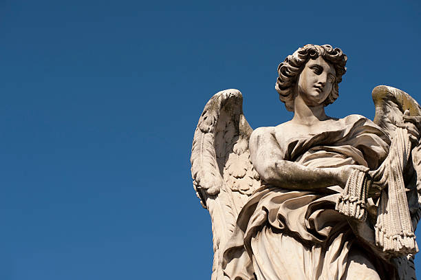 hadrian's tomb rome - roman statue angel rome imagens e fotografias de stock