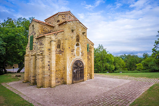 istock San Miguel de Lillo 613312750
