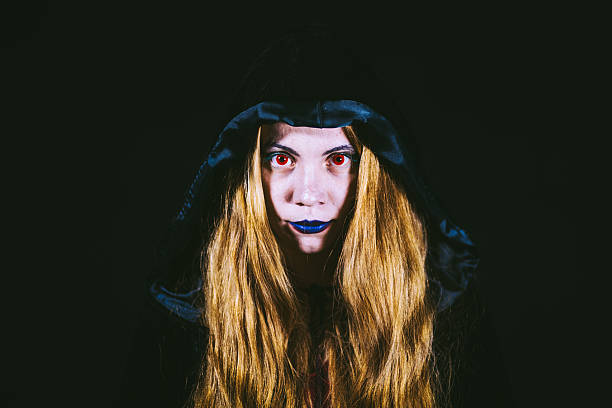 istock Scary Vampire Girl Portrait 613318818