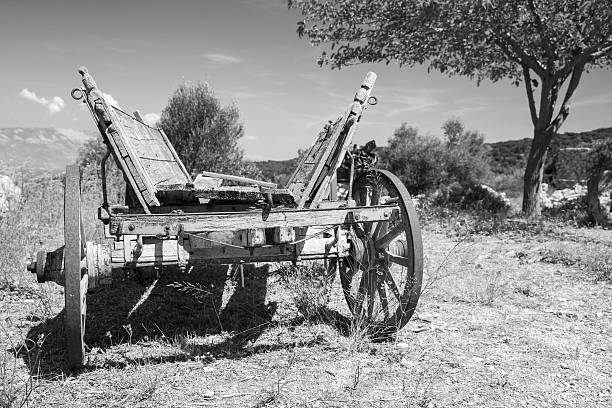istock Empty old rural wooden wagon, close up 613320086