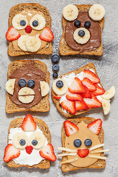 istock Funny animal faces toasts 613335480