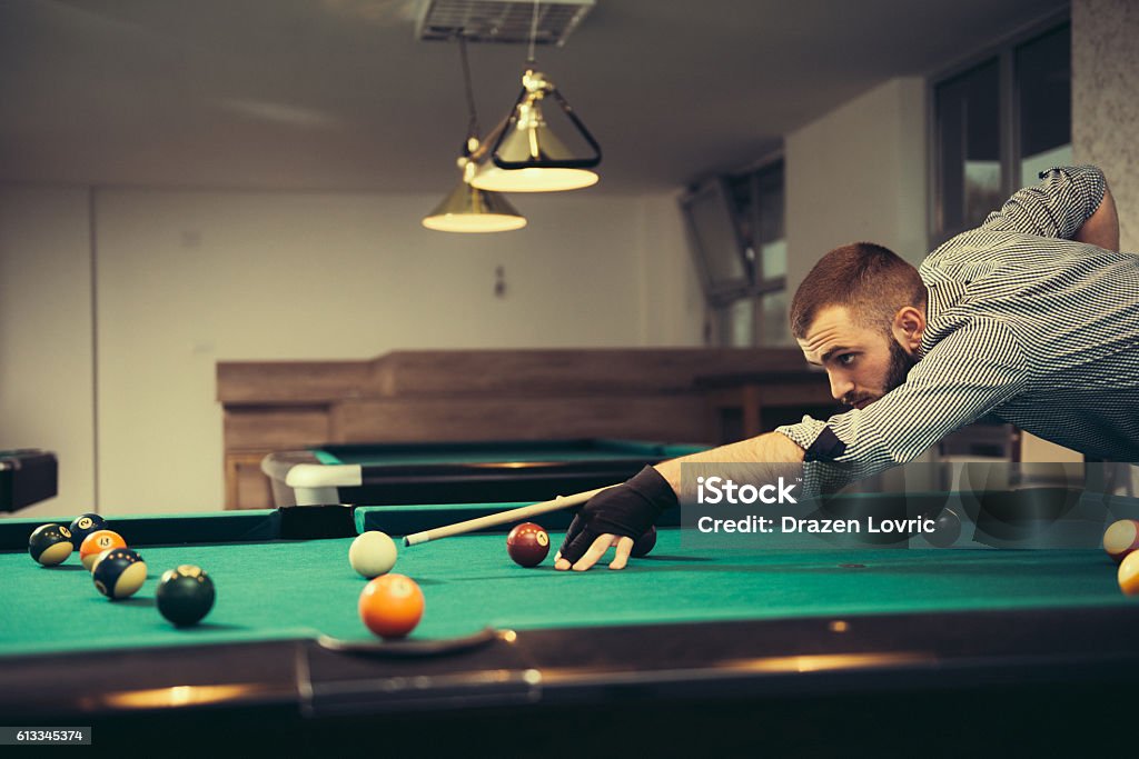 Pool Player Performance Professional Pool Player Stock Photo - Download Image Now - Accuracy ...