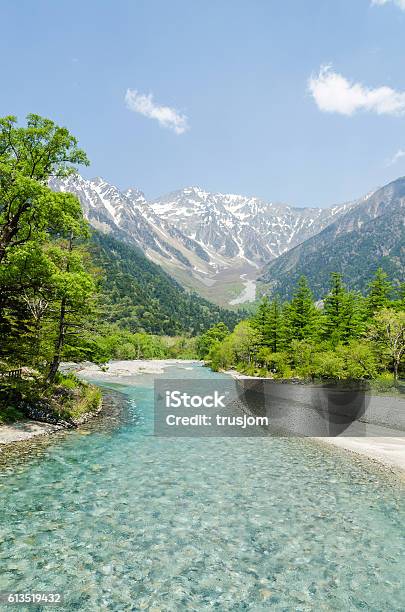 Hotaka Montañosa Y Azusa Río En Kamicochi Nagano De Japón Foto de stock y más banco de imágenes de Paisaje no urbano