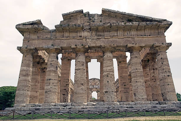 tempio di nettuno, paestum, italia - temple of neptune foto e immagini stock