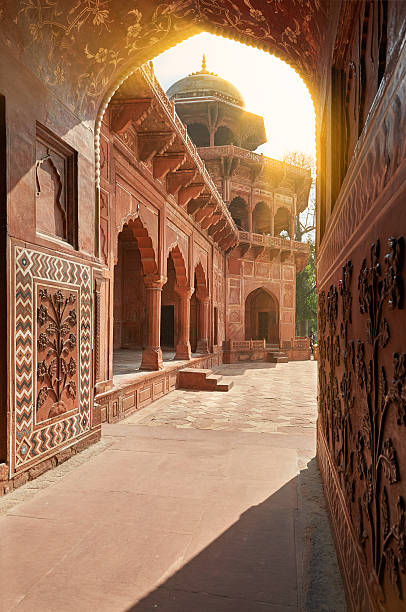 la india taj mahal, agra. siete maravillas del mundo. hermoso tajmahal trave - agra fort fotografías e imágenes de stock