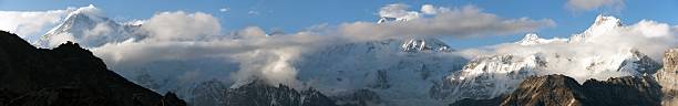 istock Evening panoramic view of mounts Cho Oyu 613554924