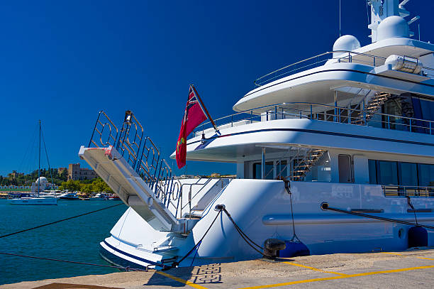 istock big sea yacht 613559260