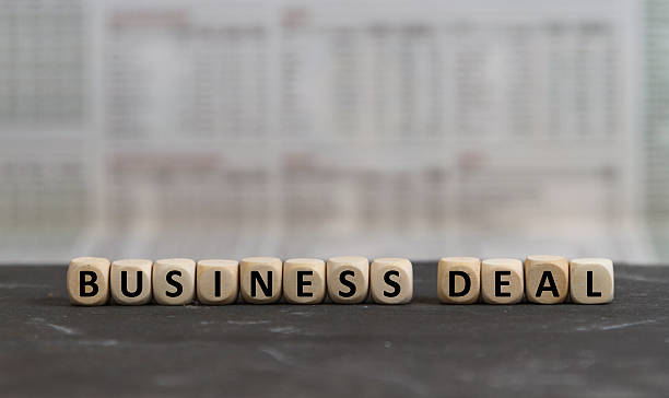 istock Business deal 613651020