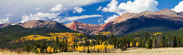 панорамный осенний пейзаж колорадо скалистые горы - rocky mountains panoramic colorado mountain стоковые фото и изображения