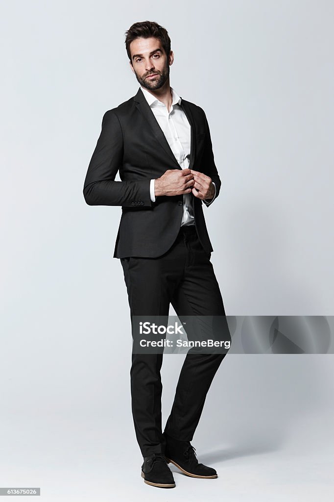 포즈 남자 에 정장 남자에 대한 스톡 사진 및 기타 이미지 - 남자, 남자들만, 수트 - iStock