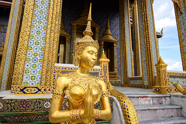 o templo em esmeralda grande palácio buda - stupa royal stupa local landmark national landmark imagens e fotografias de stock