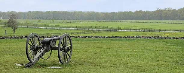 battlefield cannon (Gettysburg, Pennsylvania).
