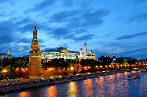 istock Evening view of Moscow Kremlin 613870426