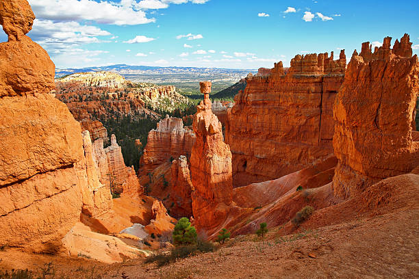istock Bryce Canyon Thor's Hammer and the Amphitheater 613885312