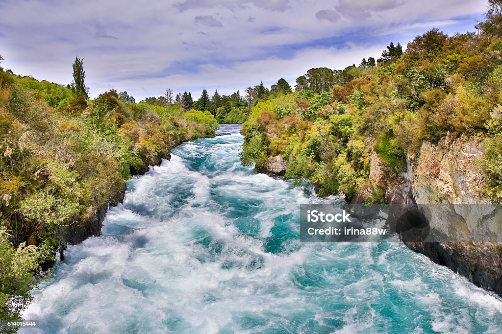 Huka Falls en el río Waikato, Nueva Zelanda. - Foto de stock de Rápido - Río libre de derechos