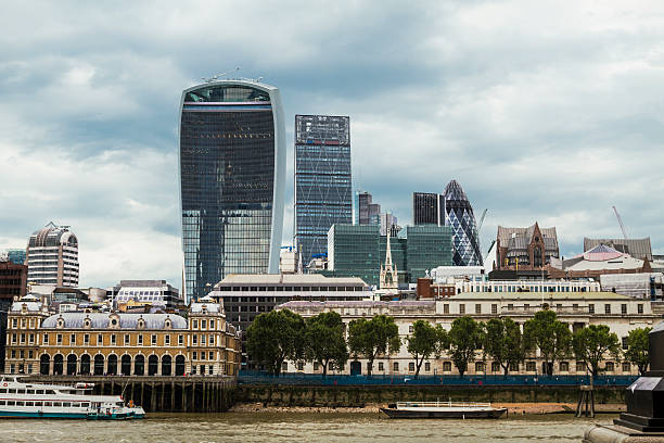 istock England, London, Thames river, Business center 614022378